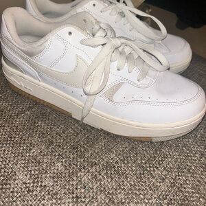 Nike Men's White Sneakers with Gum Sole